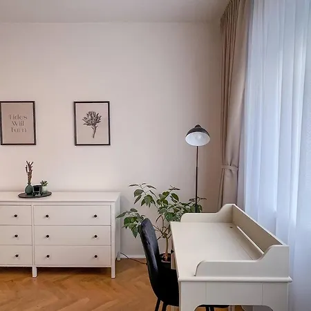 Apartmán 96m2 Of Comfort And Style: 4bd In Old Town Bratislava