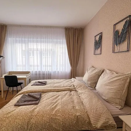 Apartmán 96m2 Of Comfort And Style: 4bd In Old Town