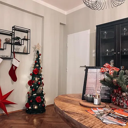 96m2 Of Comfort And Style: 4bd In Old Town Appartement *