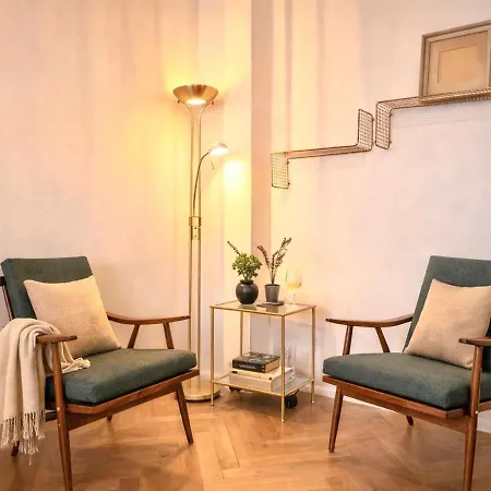 96m2 Of Comfort And Style: 4bd In Old Town * Bratislava