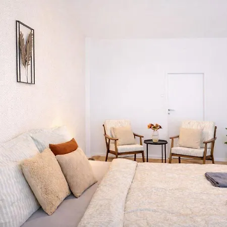 Spacious & Elegant 3-Bedroom Apartment-Comfort In Old Town Bratislava
