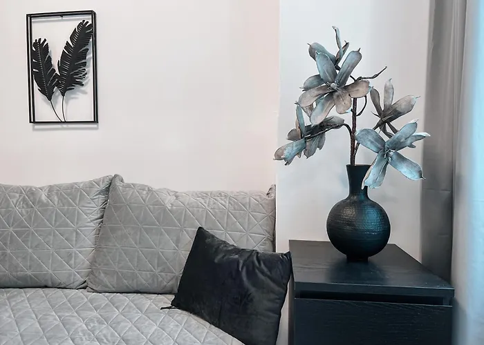 96m2 Of Comfort And Style: 4bd In Old Town 布拉迪斯拉发