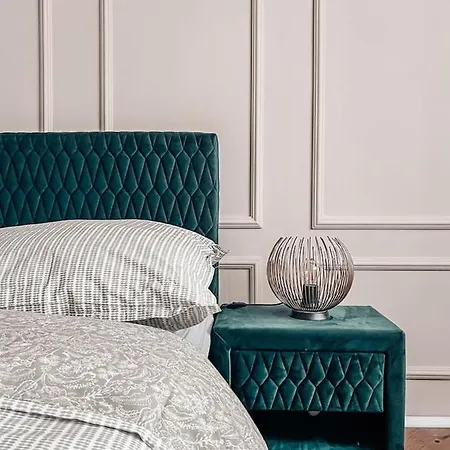 96m2 Of Comfort And Style: 4bd In Old Town Апартаменты