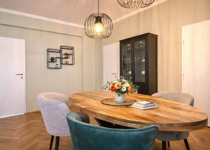 96m2 Of Comfort And Style: 4bd In Old Town Apartment Pressburg
